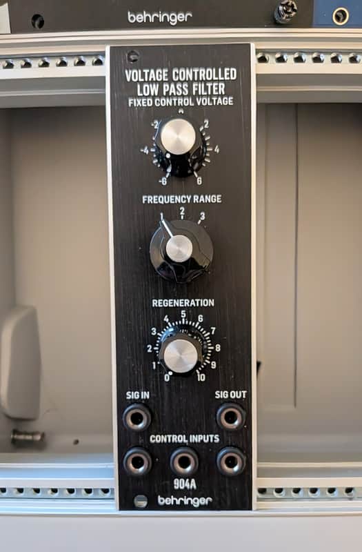 Behringer 904A