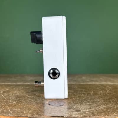 JHS 3 Series Fuzz 2020 - Present - White image 4