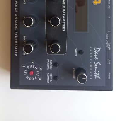 Dave Smith Instruments Tetra Desktop 4-Voice Polyphonic Synthesizer 2009 - 2016 - Black