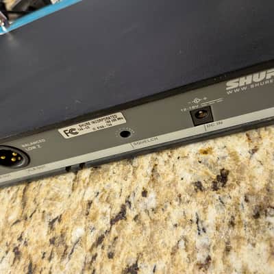 Shure T4A-V and SM58 Wireless Microphone image 5