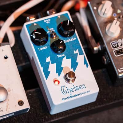 Mint EarthQuaker Devices Chelsea Low End Fuzz Driver Pedal Bundle with 2x Right Angle Patch Cables, 9V Power Adapter, 12x Guitar Picks & Polishing Cloth – Bass-Optimized Distortion with Massive Low End image 3