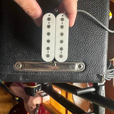 Aria STG-Series Humbuckers White image 4