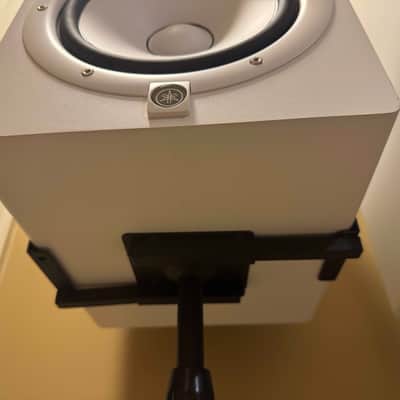 Yamaha HS8 8" Powered Studio Monitor (Pair) Excellent Condition - White image 15