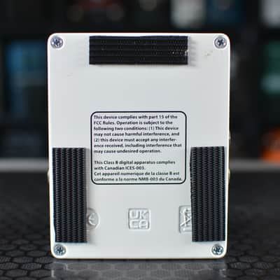Electro-Harmonix String9 String Ensemble 2022 - Present - White / Brown Graphic image 6