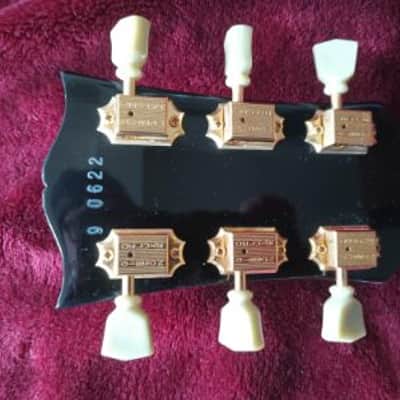 1989 Gibson Les Paul Custom 35th Anniversary, highly collectible, barely used, 3 Pick-up Black Beauty image 4