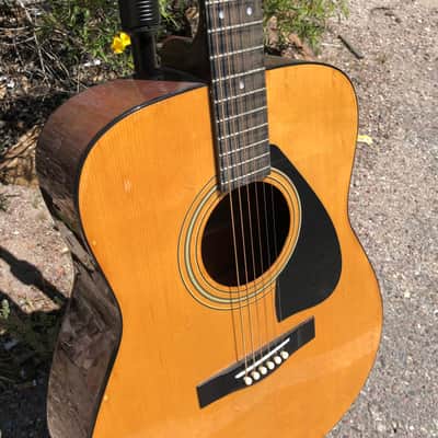 Yamaha FG-400 Acoustic Guitar image 9