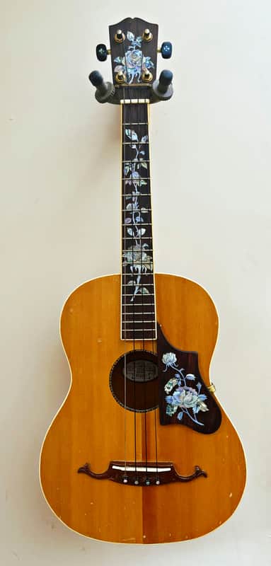 Immagine A Rare Eric Beharrell Baritone ukulele -2007 - 1