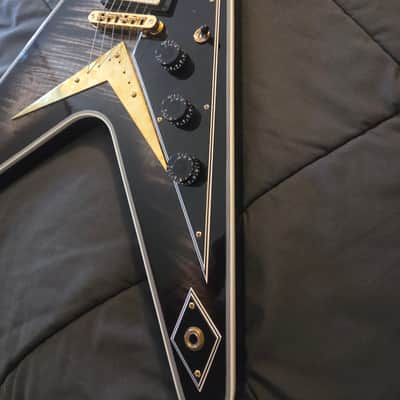 Gibson Custom Shop Flying V Custom - Cobra Black Curly Flame Top - 7.1 lbs - image 6