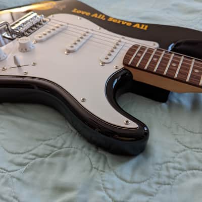 Fender  Stratocaster Squire Affinity - Hard Rock Cafe Tribute image 15