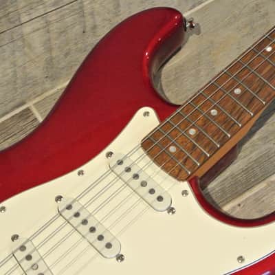 Squier Classic Vibe 60's Stratocaster - Candy Apple Red- With Gig Bag image 3