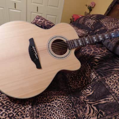 Takamine Takamine EG524SC-NS Guitar Jumbo Acoustic/Electric  Natural Satin image 12