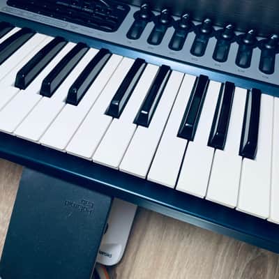 ESI NeON - 25 Keys MIDI Controller and Audio Interface image 4