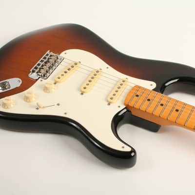 Fender Eric Johnson Stratocaster Maple Fingerboard 2-Color Sunburst EJ24317 image 5