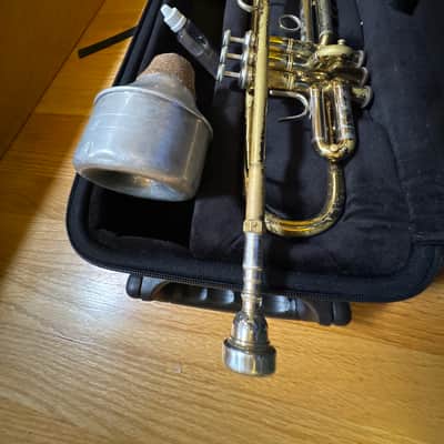 Great Playing Pre-Owned Bach 37 Stradivarius Trumpet in Lacquer from the 80's! image 4