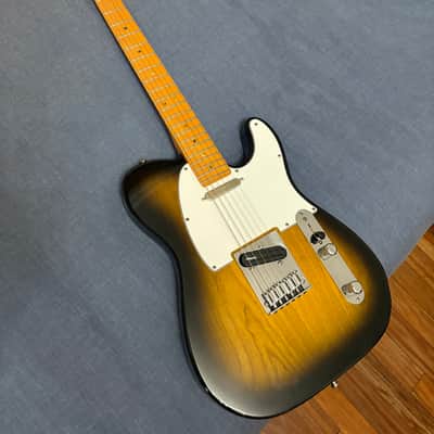 Fender American Deluxe Telecaster with Maple Fretboard 2004 - 2010 - 3-Color Sunburst image 1