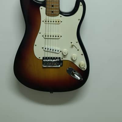 Fernandes FST 1976 - Sunburst - Sen ash - MIJ Vintage Stratocaster image 4