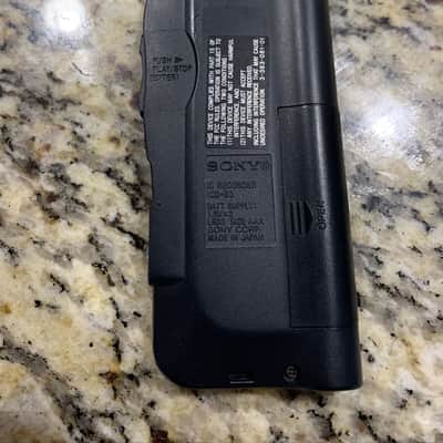 Sony ICD-B5 (8 MB, 2.5 Hours) Handheld Digital Voice Recorder image 2
