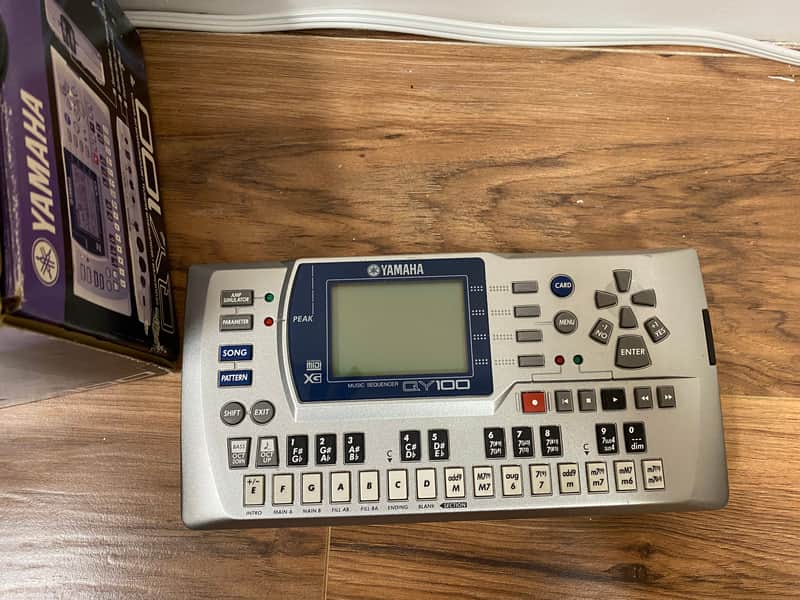 Immagine Yamaha QY100 Sequencer - 1