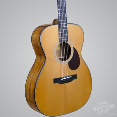 Eastman E3OM-DLX Acoustic-Electric Guitar – Natural image 1
