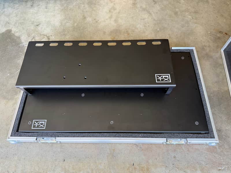 Vertex Tour Elite (TE4 Riser) / Creation Flight Case image 1