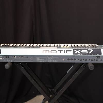 Yamaha Motif XS 7 Production Synthesizer 2000s - Gray image 3
