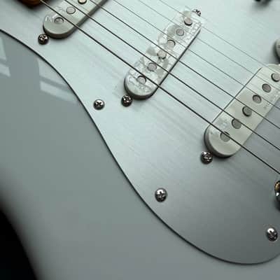 2026 Fender American Ultra II Stratocaster Maple - Avalanche White image 14