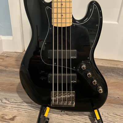 Squier Contemporary Active Jazz Bass V HH 2018 - Present - Black image 2
