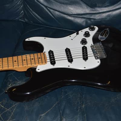 Fender American Stratocaster 2000 - Black image 4