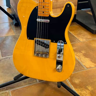 Fender American Vintage Reissue ‘52 Telecaster w/Hardshell Case, Butterscotch Blonde image 4