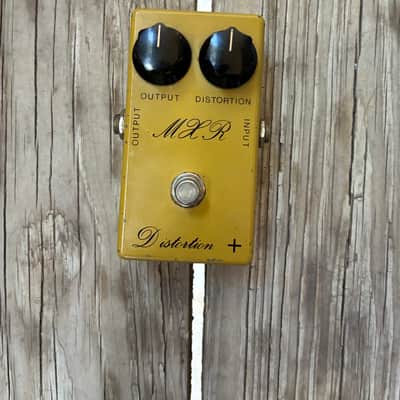 MXR MX-104 Script Distortion + 1973 - 1975 - Yellow vintage original script image 3