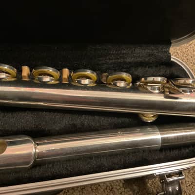 Yamaha - Silverplated Closed Hole Flute, Excellent Condition image 4