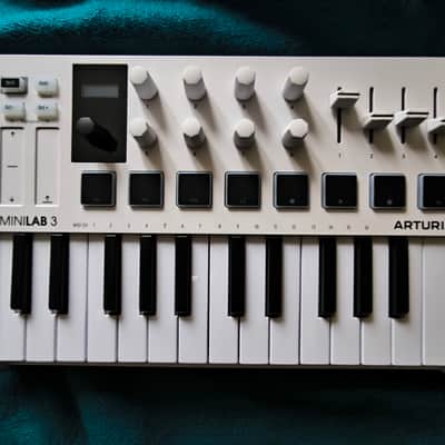 Arturia MiniLab MkII 25-Key MIDI Controller 2017 - Present - White