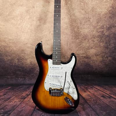 G&L Tribute Series Legacy with Rosewood Fretboard  NEW - 3-Color Sunburst image 2
