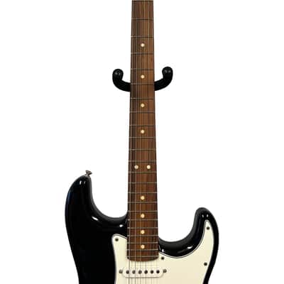 Fender Player Stratocaster HSS with Pau Ferro Fretboard 2018 - Present - Black image 3