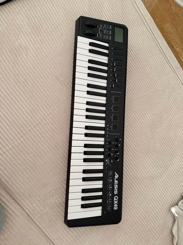 Immagine Alesis QX49 49-key USB MIDI Keyboard Controller 2010s - Black - 1