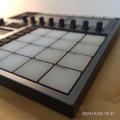 Native Instruments Maschine Plus with softcase Bild 3