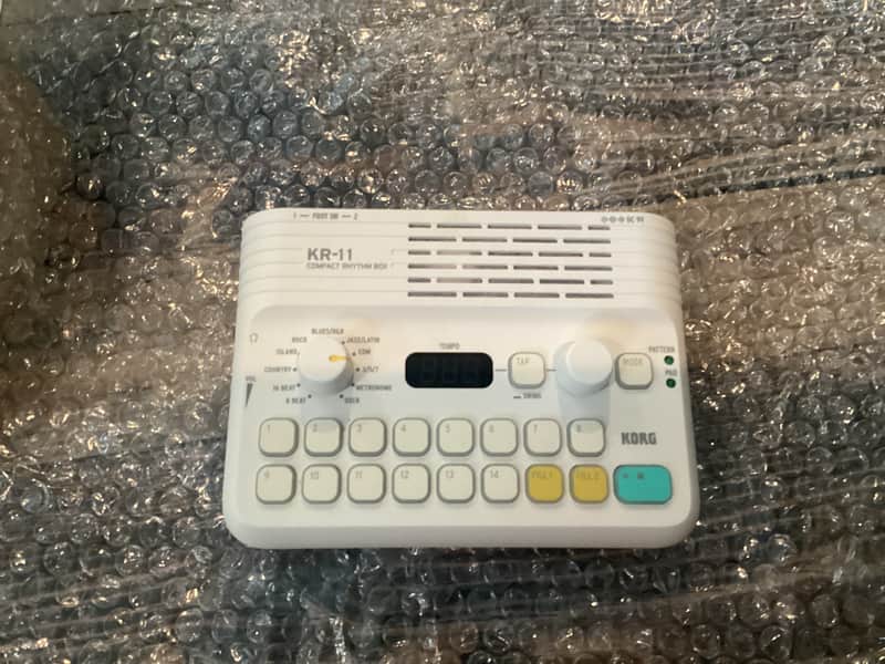 Korg KR-11 Compact Rhythm Machine