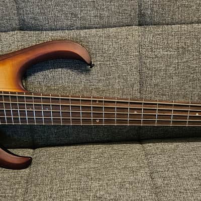 Ibanez BTB705LM-NNF Bass Workshop 2024 - Present - Natural Browned Burst Flat image 2