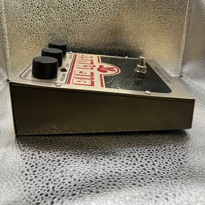 Electro-Harmonix Big Muff Pi 2000 - Present - Silver / Black / Red image 3