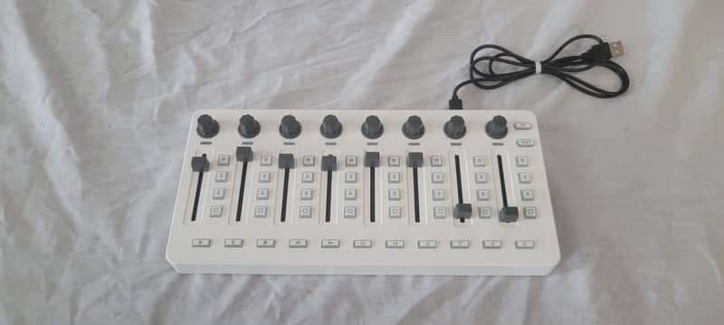 QSC AMPLIFER42 image 1
