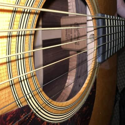 2000 Marrtinn HD28V Acoustic Guitar BEAUTIFUL -One Owner image 5