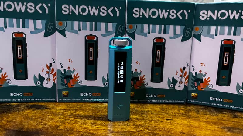 Fiio Snowsky Echo Nano 2026 - White and Blue image 1