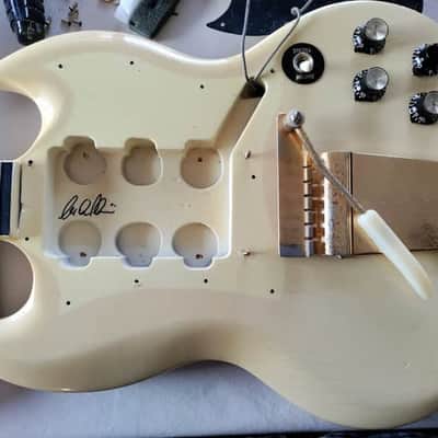 Gibson SG Custom "Large Guard" with Maestro Vibrola 1966 - 1969 - White image 12