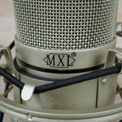 MXL 990 Condenser Microphone w/ Shockmount image 3