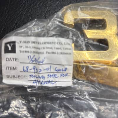 Crate Palomino V32 prototype emblem and 1st run emeblem image 2