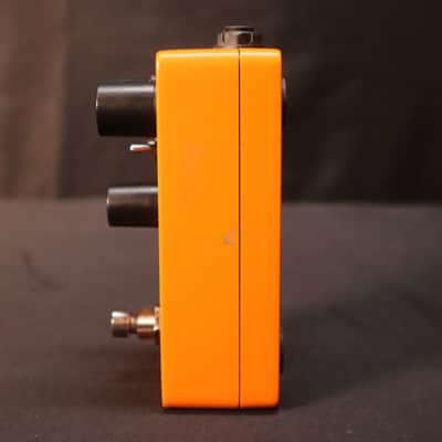 Universal Audio Flow Vintage Tremolo 2023 - Present - Orange image 3