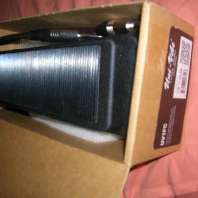 Dunlop UV-1 Uni-Vibe Chorus / Vibrato  and Foot Control image 8