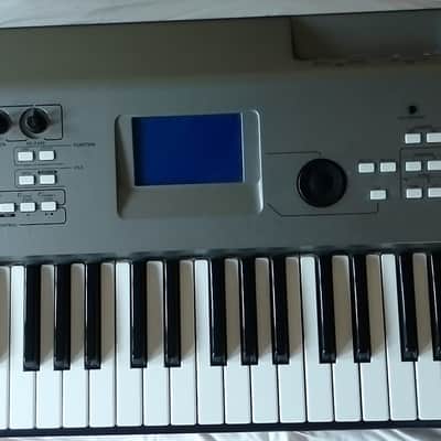 Yamaha MM6 Synthesizer - Gray image 1