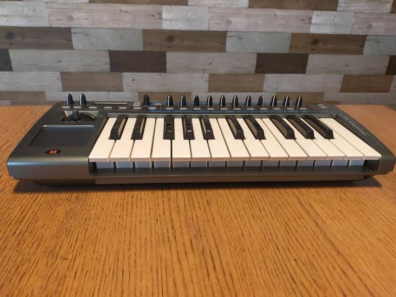 Novation XioSynth 25 10-Voice Synthesizer 2007 - Silver image 1