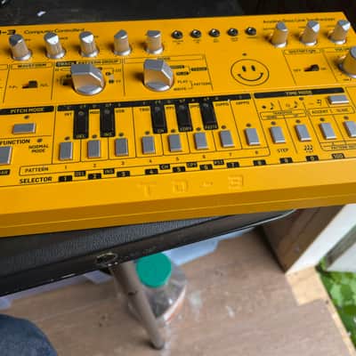 Behringer TD-3 Analog Bass Line Synthesizer 2019 - Present - Silver